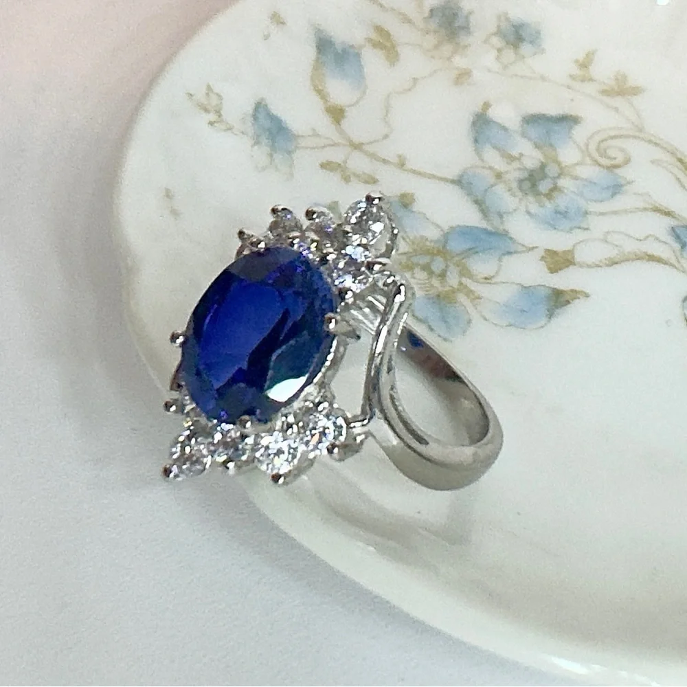 Vivid Blue Ceylon Sapphire Sterling Silver Ring (6.5)
